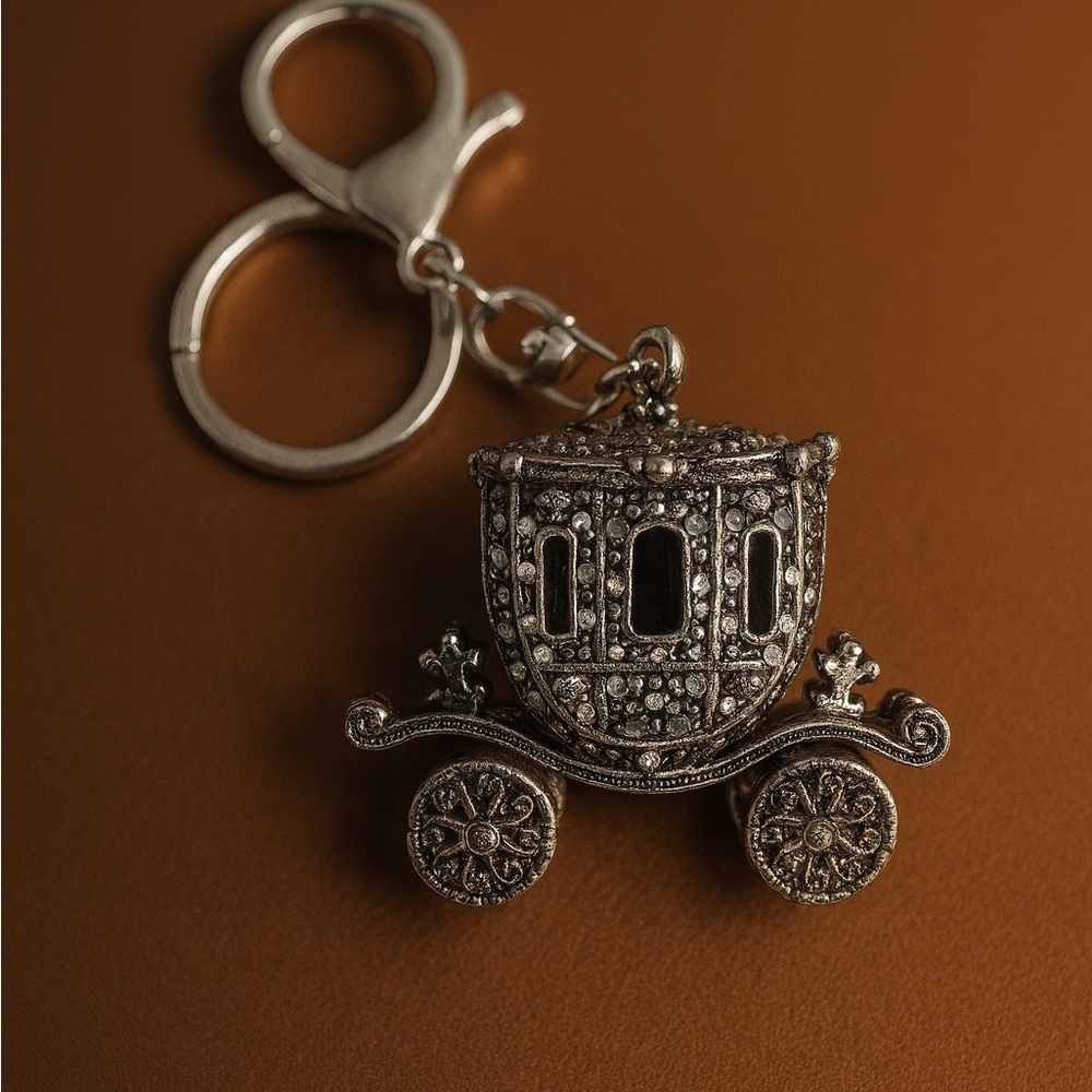 Elegant Silver Carriage Keychain
